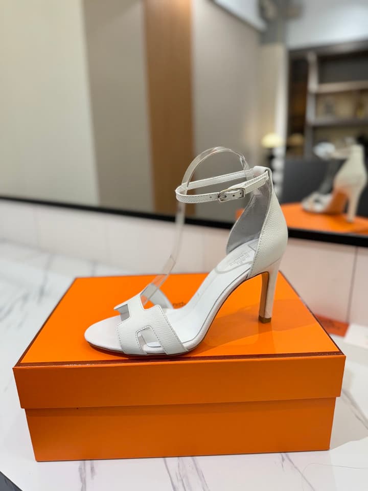 Hermès Classic H Palm Grain Heeled Sandals – 9cm in Black