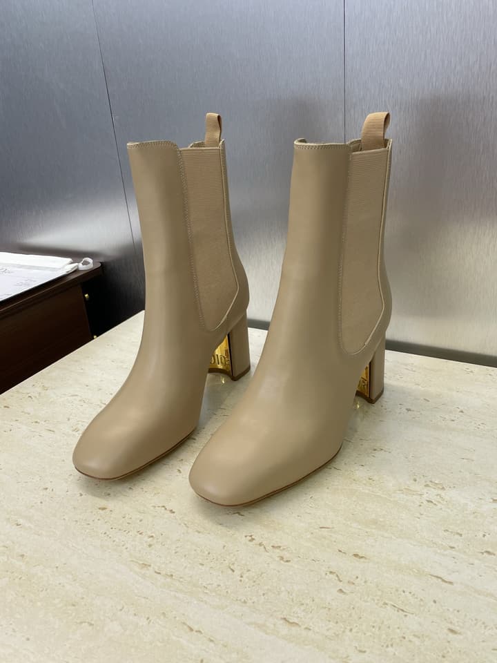 Dior D-Art Chunky Heel Chelsea Ankle Boots – 2025FW in Black Suede