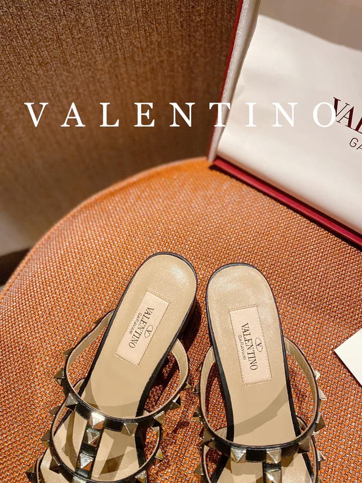 Valentino VLogo Signature Leather Mules