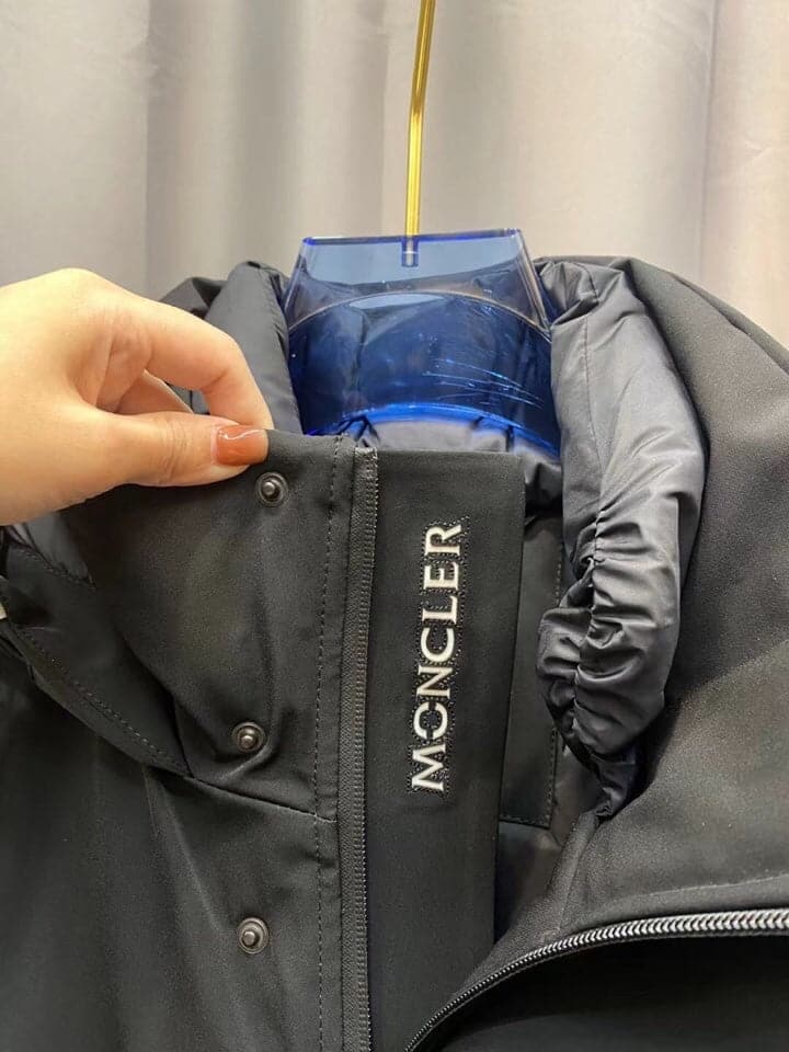 Moncler Classic Luxury Puffer Jacket – Autumn/Winter Collection in Dark Grey