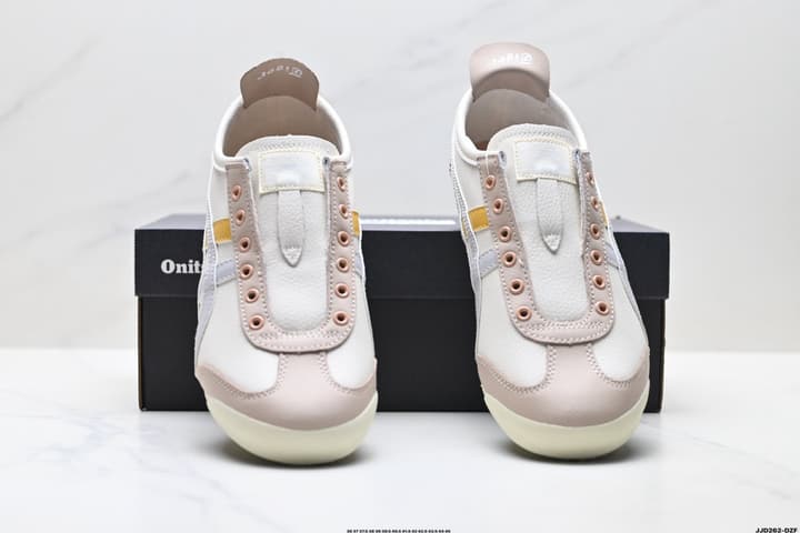 Onitsuka Tiger NIPPON MADE MEXICO 66 DELUXE Sneakers in Cream Yellow Taupe