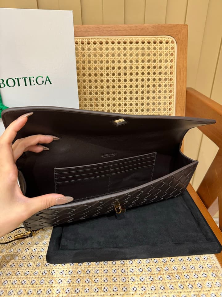 Bottega Veneta Andiamo Clutch
