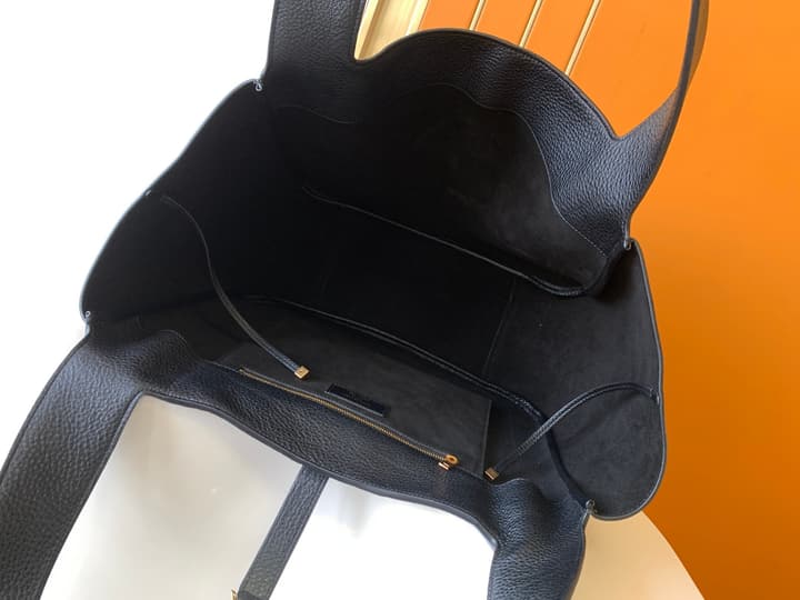 Saint Laurent BEA Horizontal Tote Bag in Black