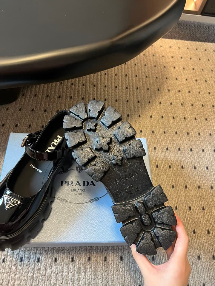Prada Thick-Soled Mary Jane Shoes – 25SS in Glossy Black