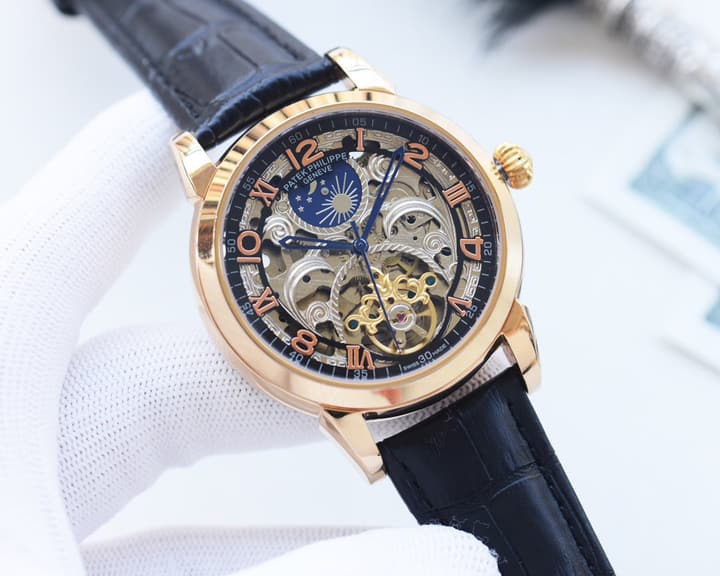 Patek Philippe Men's Automatic Watch in Gold