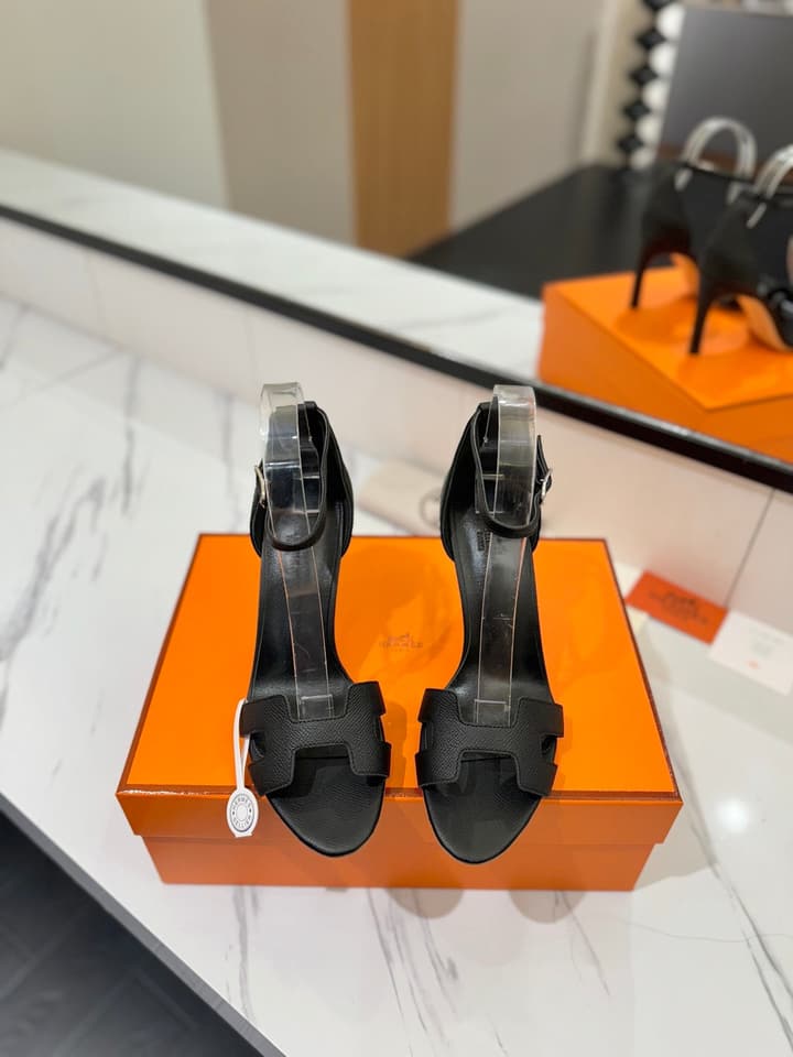 Hermès Classic H Palm Grain Heeled Sandals – 9cm in Black
