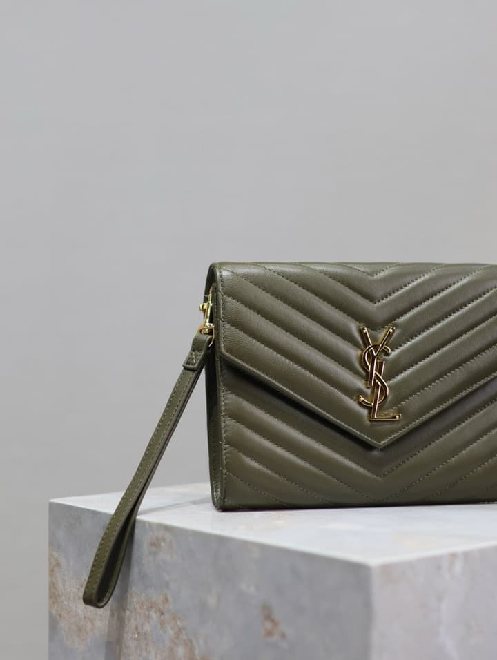 Saint Laurent LE CASSANDRE Lambskin Clutch Bag in Black
