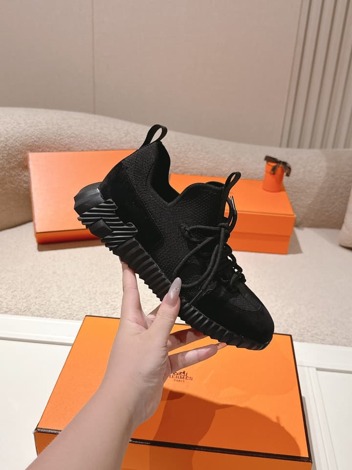 Hermès Classic Couple's Casual Sneakers in All Black