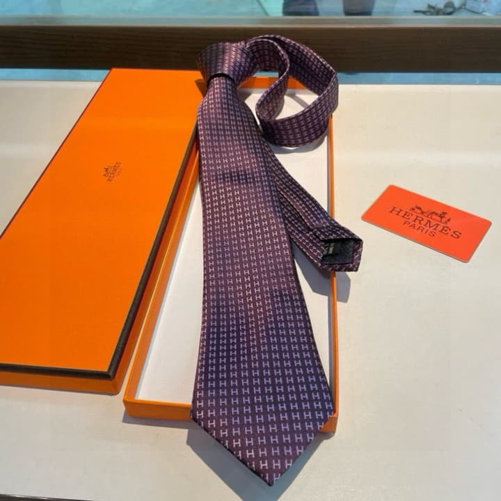 Hermès H-Letter Men's Silk Tie Series in Burgundy Microdot