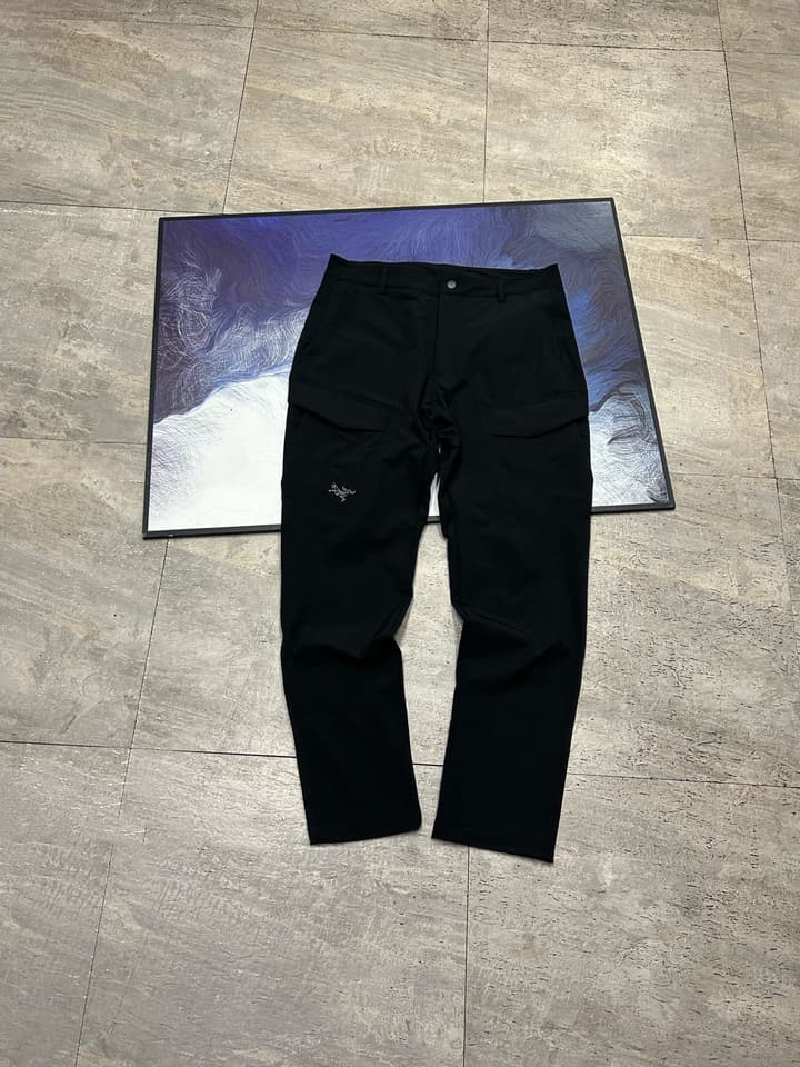 Arc'teryx Technical Cargo Trousers – 25SS in Classic Black