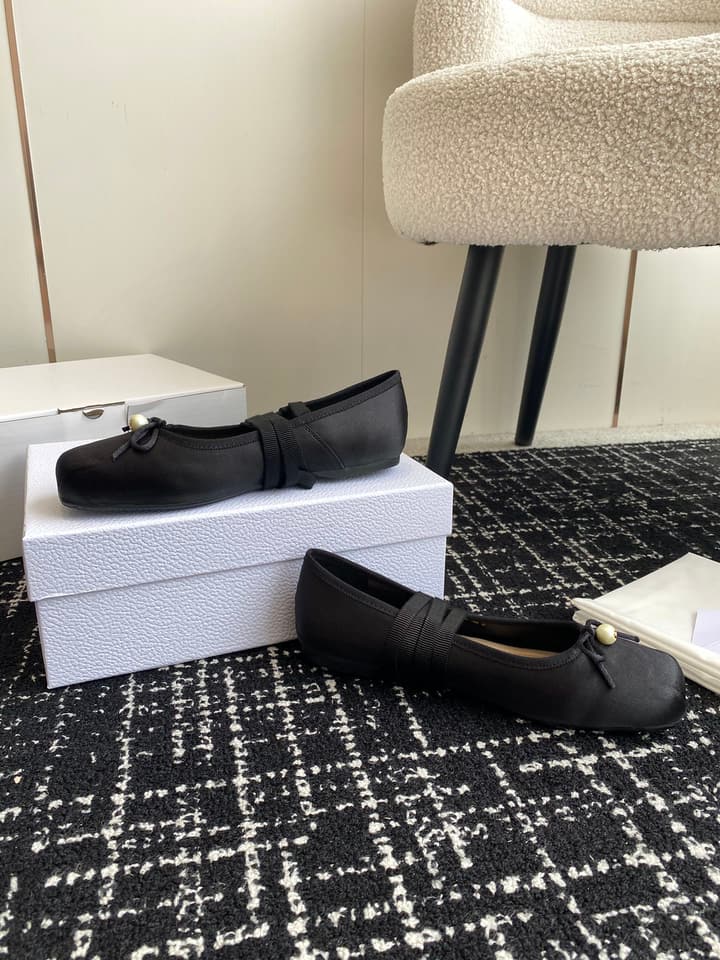 Dior Bow Pearl Ballet Flats – 2024 Spring/Summer Collection in Black