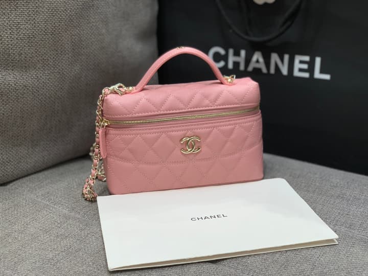 Chanel Grained Calfskin Chain Clutch – Cruise Collection – 25C