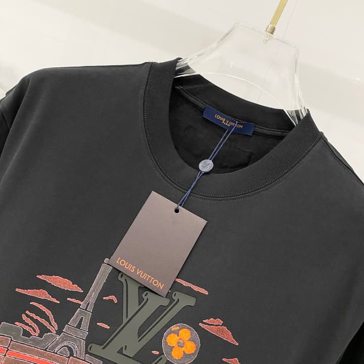 Louis Vuitton Eiffel Tower Silicone Logo T-Shirt – 2025SS in Black