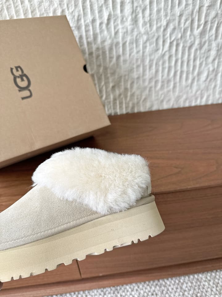 UGG Sheepskin Fur-Lined Slippers – Autumn/Winter Collection in Tall Light Pink With Cream Fur