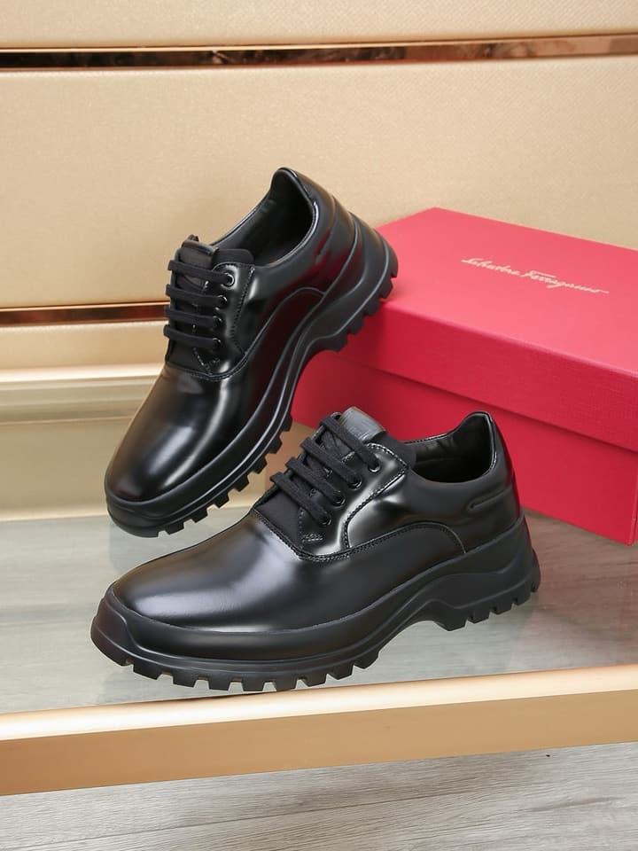 Ferragamo Business Leather Dress Shoes in Shiny Black Leather Derby
