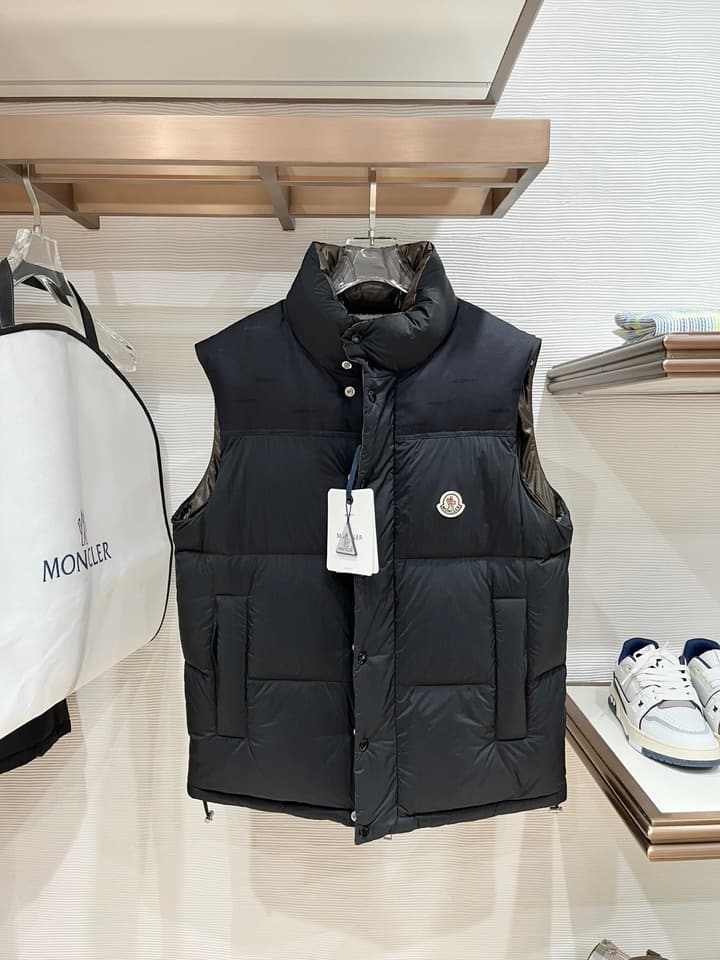 Moncler Designer Puffer Jacket – 2025 Collection in Black Puffer Jacket