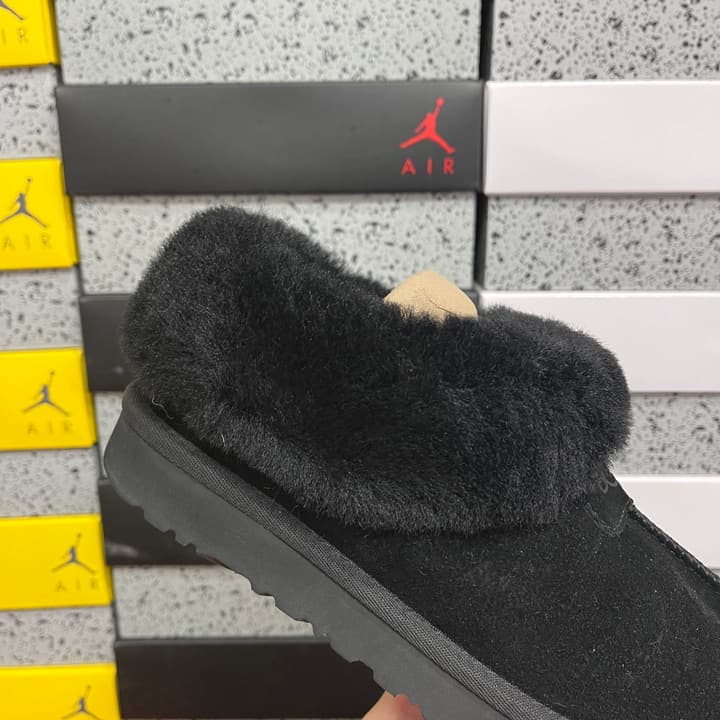 UGG Thick-Soled Low-Cut Fur Snow Boots in Olive Suede Patterned Trim