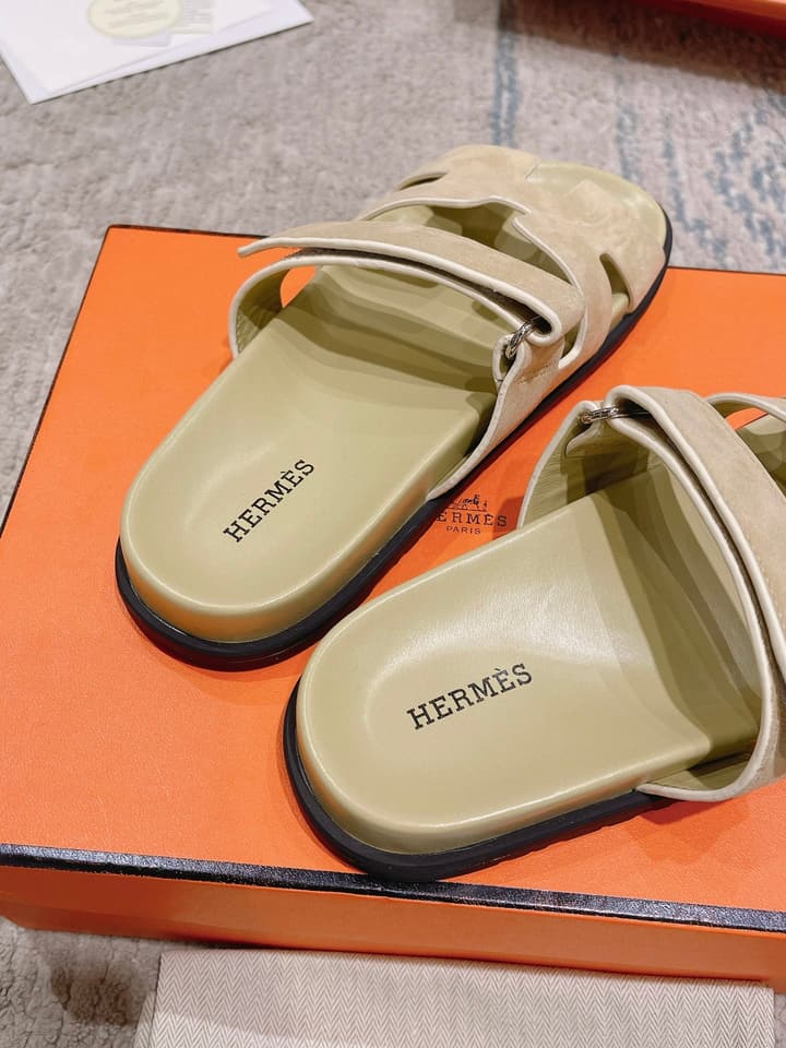 Hermès Chypre Calfskin Slides – 2023SS in Denim Blue