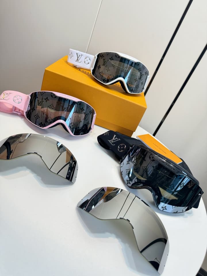 Louis Vuitton Monogram Ski Goggles – Autumn/Winter Collection in Black Monogram Strap
