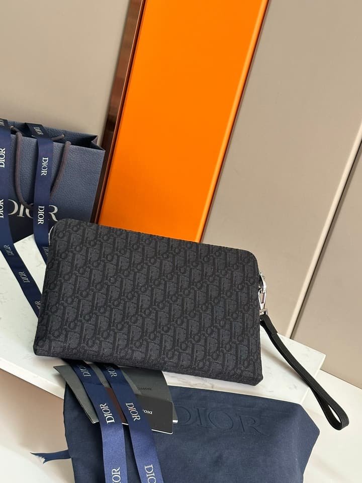 Dior Oblique Clutch Bag in Black Oblique Canvas