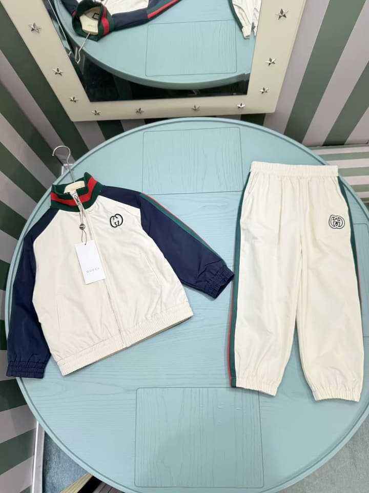 Gucci Kids Two-Piece Sweatshirt Set – 2025FW – Kids Collection in Cream And Navy Tracksuit Set