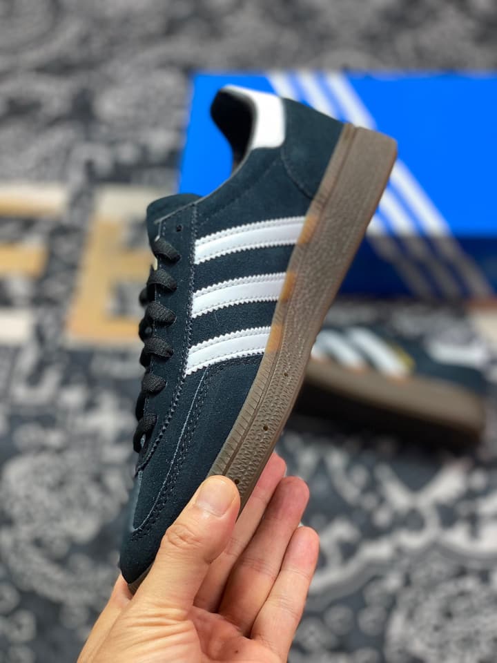 Adidas Originals Samba Handball Spezial Sneakers in Black/White