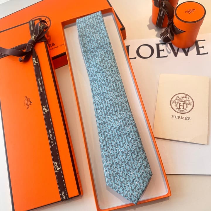 Hermès Men's Printed Silk Tie Series in Light Aqua Patterned