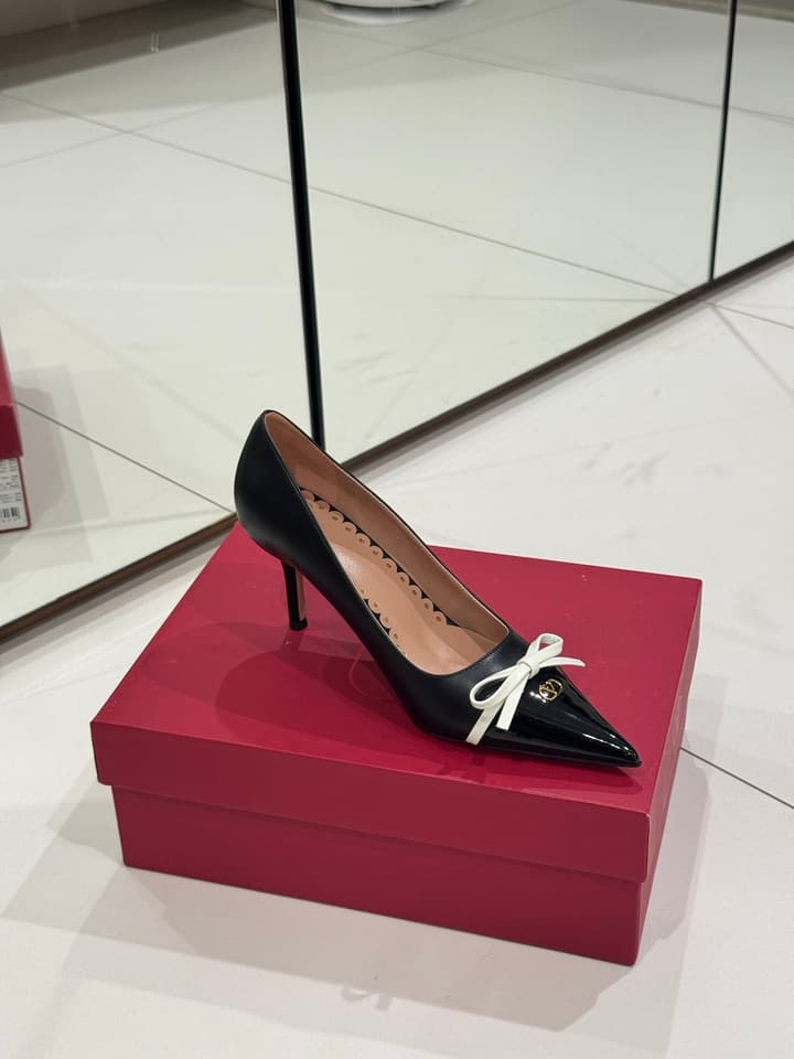 Valentino Bow-Detail High Heels in Black With White Bow