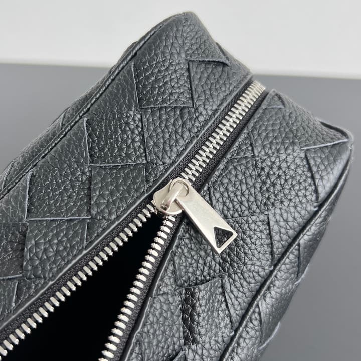 Bottega Veneta Intrecciato Grained Pouch in Black Woven Leather