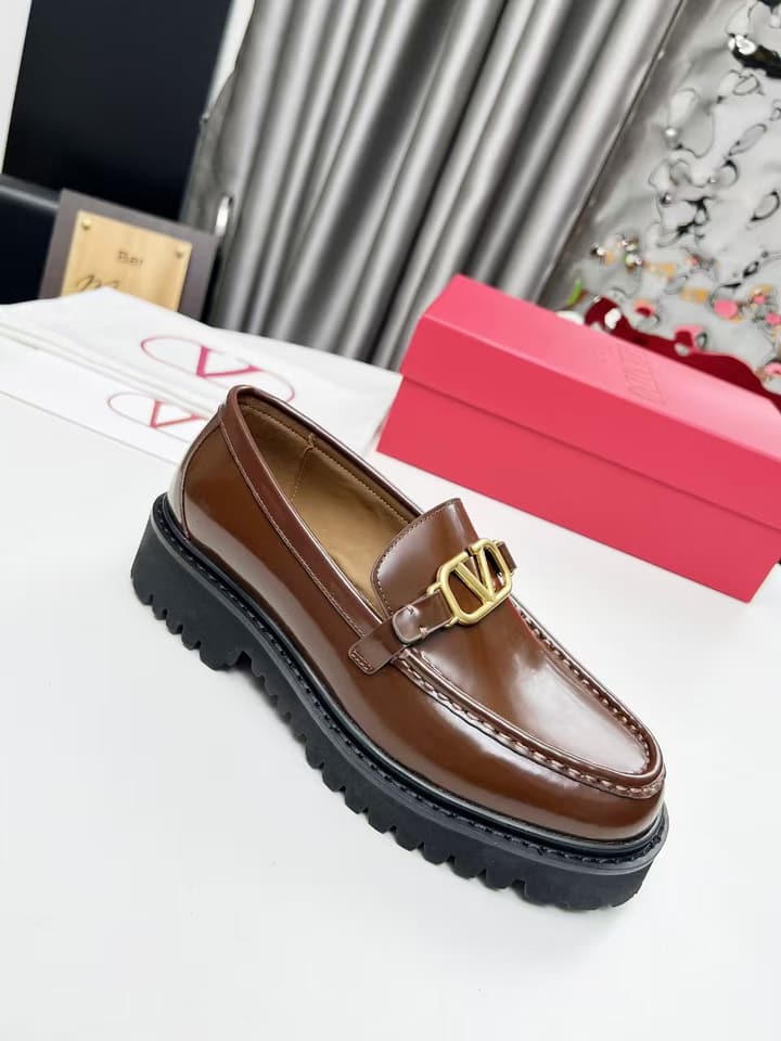 Valentino Logo Buckle Polished Leather Loafers – 2024 in Classic Black