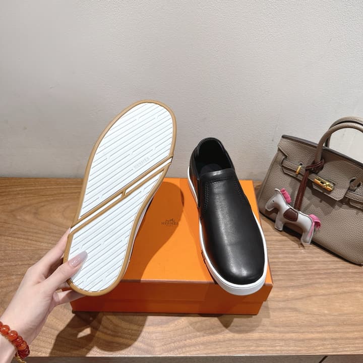 Hermès Classic Lightweight Couple's Slides – SS25 in Black Leather