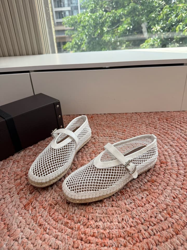 Alaïa Woven Fishnet Mules – 2026 Spring/Summer Collection in Beige