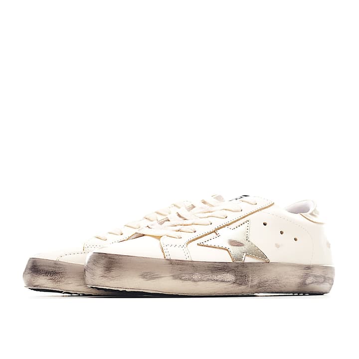 Golden Goose Super Star Sneakers – 2023 Collection in Bright Metallic Outline Star