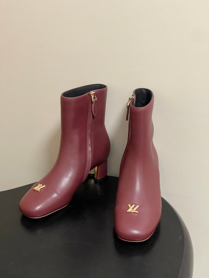 Louis Vuitton LV Swing Metal Heel Ankle Boots – 25SS Autumn/Winter Collection in Black