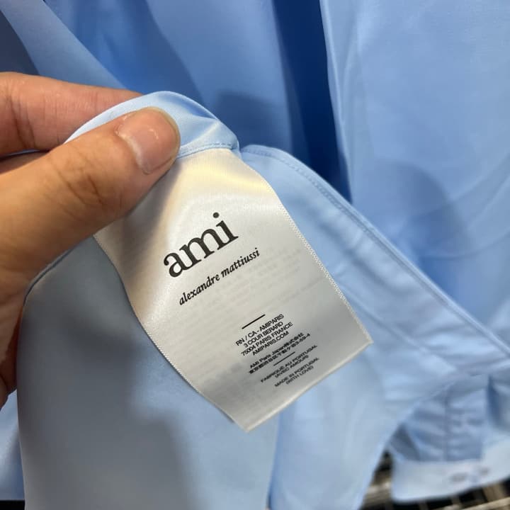 AMI Paris Classic Satin Shirt – 25FW in Sky Blue