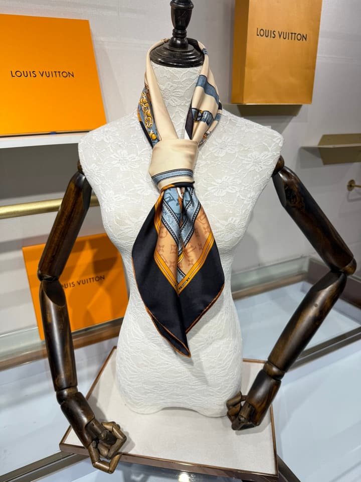 Louis Vuitton 2025 Printed Silk Scarf – 2025 Collection
