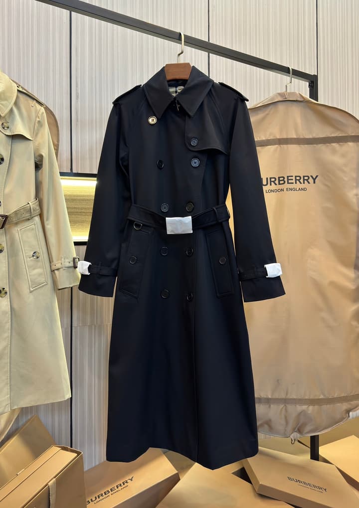 Burberry Heritage Long Trench Coat in Classic Black Trench Coat