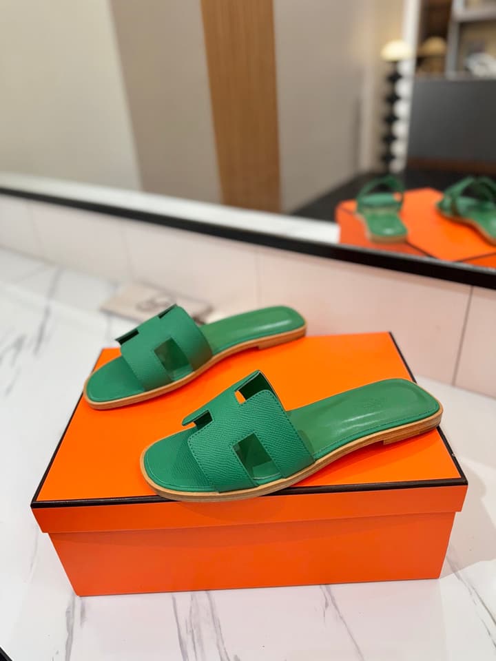 Hermès Classic Epsom Leather Loafers in Green