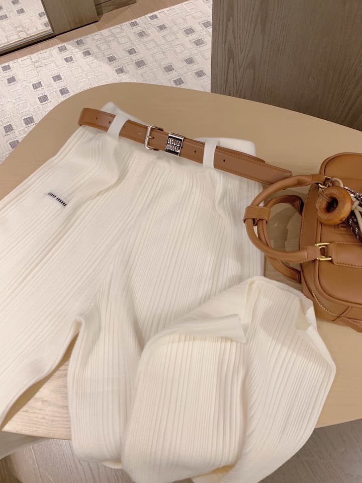 Miu Miu Casual Knit Pants with Khaki Belt – 25FW in Apricot