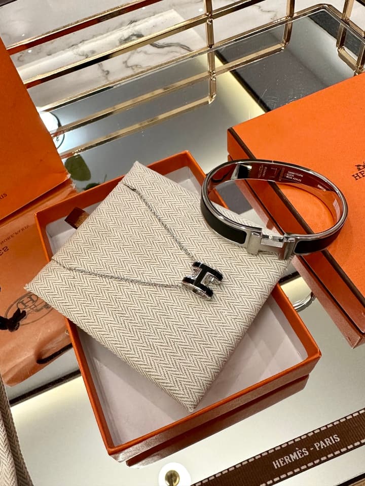 Hermès Oval Enamel 18K Gold Plated Jewelry Set