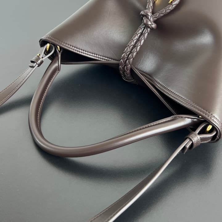 Bottega Veneta Liberta Bucket Bag – 25SS in Black
