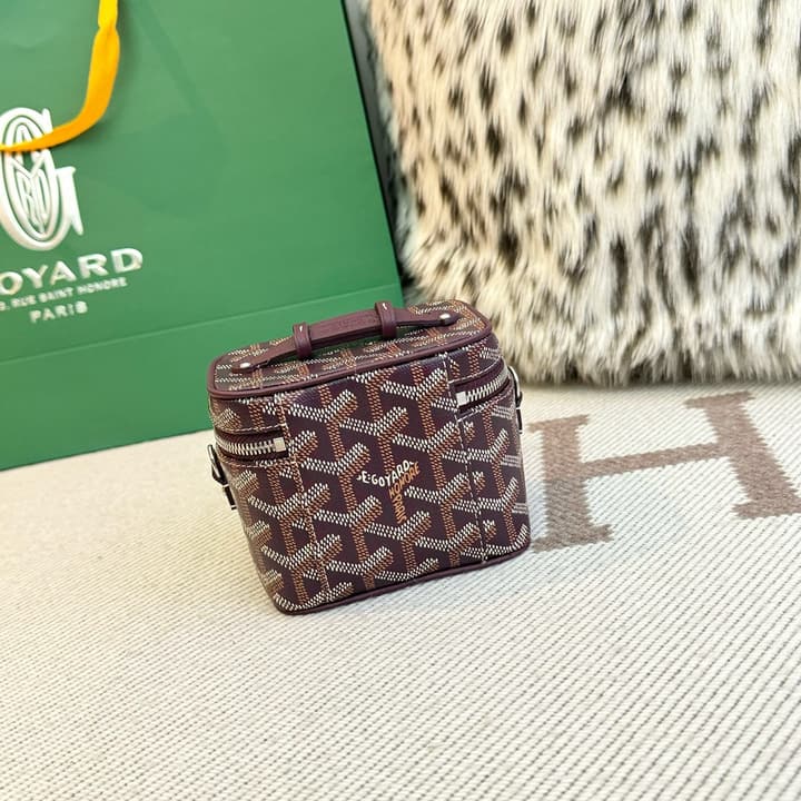 Goyard Muse Vanity Ultra Mini Cosmetic Bag in Blue