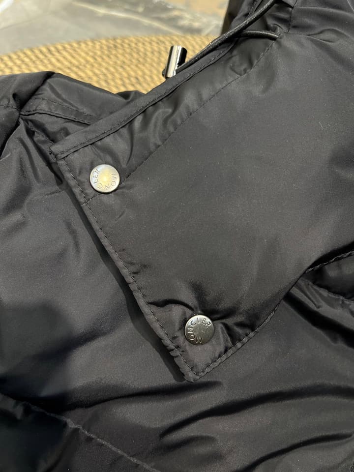 Moncler Maya Matte Down Jacket – Autumn/Winter Collection in Black