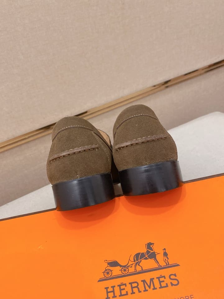 Hermès Business Casual Leather Loafers in Black Leather
