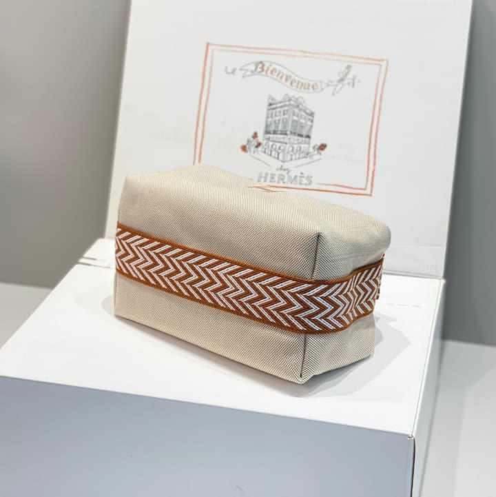 Trousse Bride A Brace Canvas Vanity Case in Beige