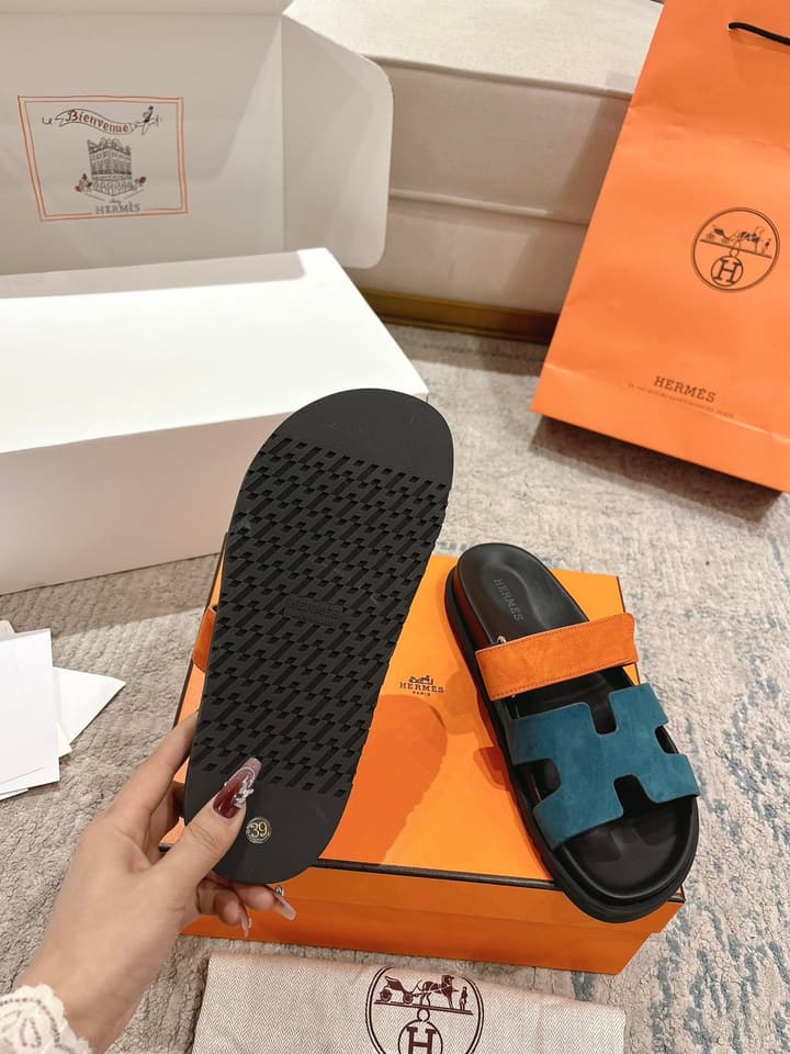 Hermès Chypre Leather Unisex Slides – 2023SS in Blush Pink