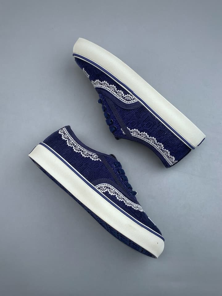 Dior Saltwind Oblique Lace Canvas Sneakers in Navy Blue Oblique With White Lace