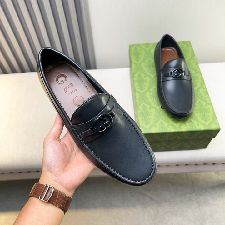 Gucci Premium Leather Loafers in Black Embossed Leather