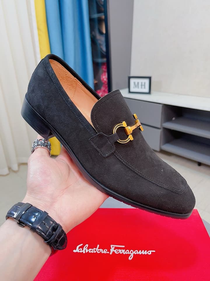 Ferragamo Men's Suede Business Loafers in Black Polished Leather Loafer