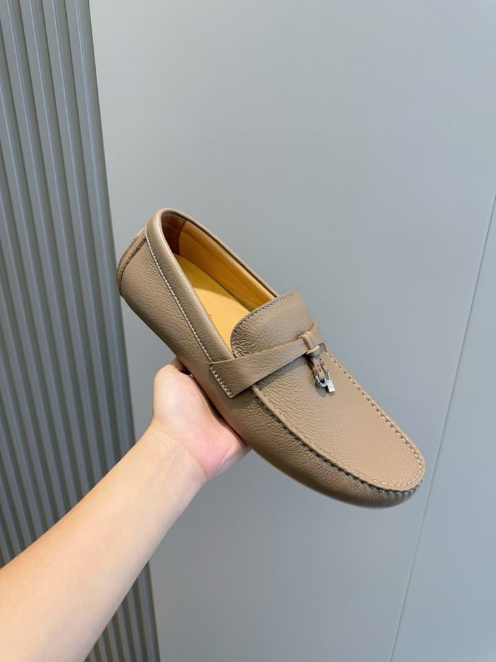 Loro Piana LP Italian Handmade Driving Shoes in Beige Suede Moccasin